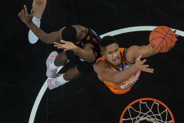 他崇尚高压 他崇尚高压