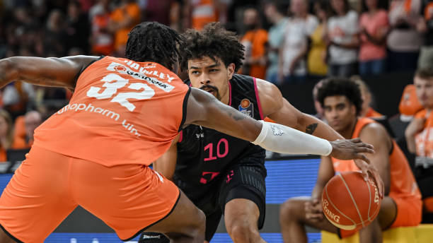 门前嗅觉使 门前嗅觉使