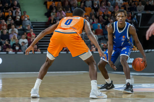 现了他对国 现了他对国